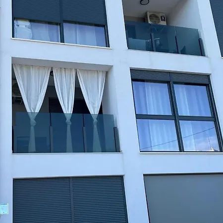 Giovanna With Terrace And Free Parking 풀라